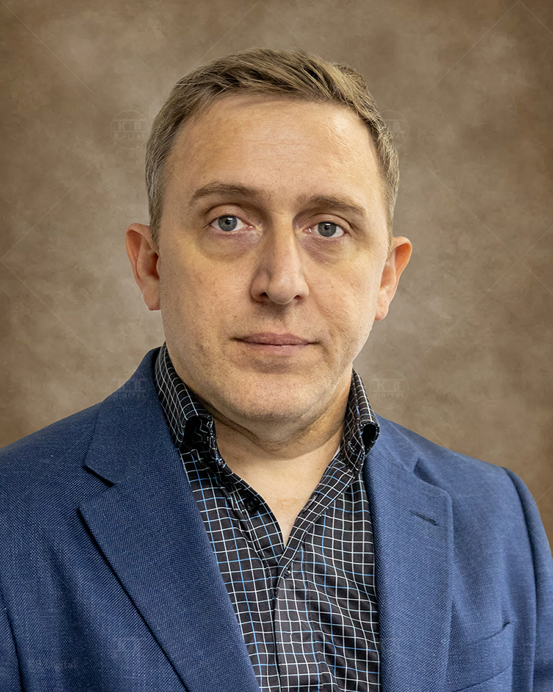 Headshots photographer in Rockford - KB Digital