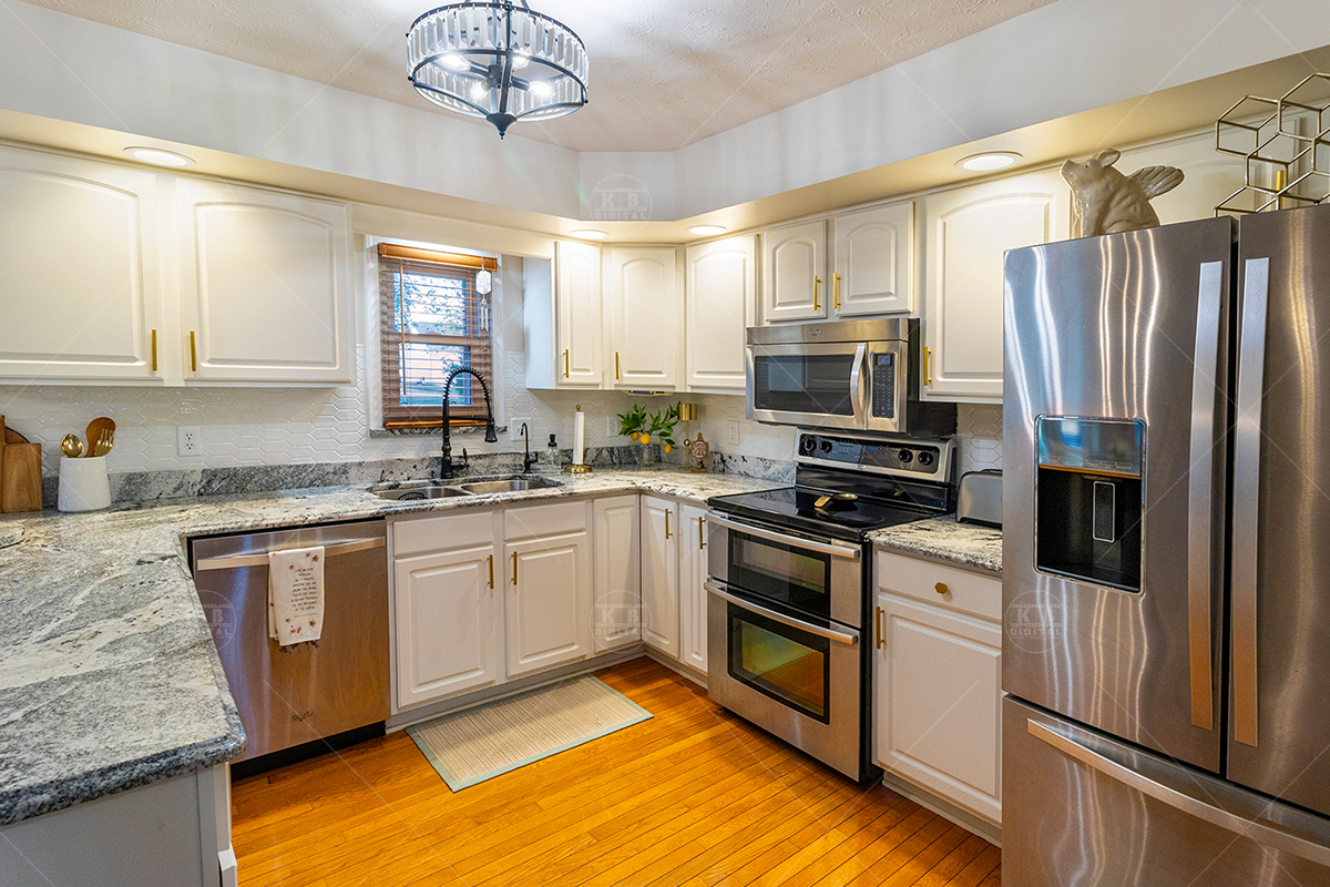 Real estate photographer in Rockford, Illinois - KB Digital